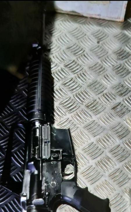 الشرطة تضبط هذه الليلة سلاح غير قانوني من نوع M16 في قرية سالم